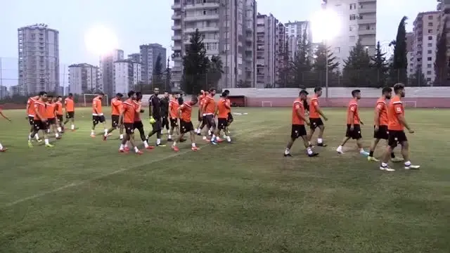 Adana'da derbi heyecanı Adana'da derbi heyecanı
