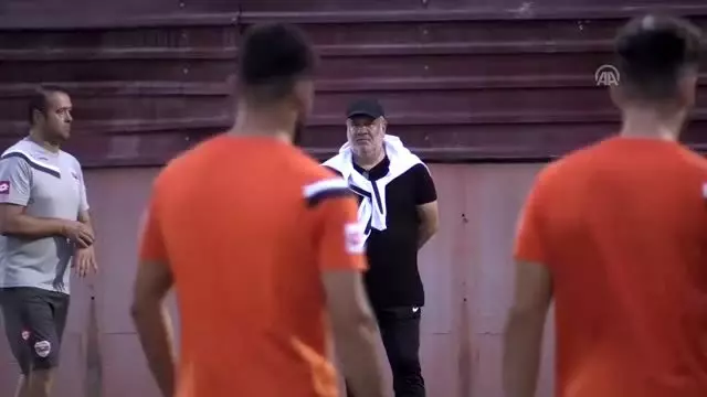 Adana'da derbi heyecanı Adana'da derbi heyecanı