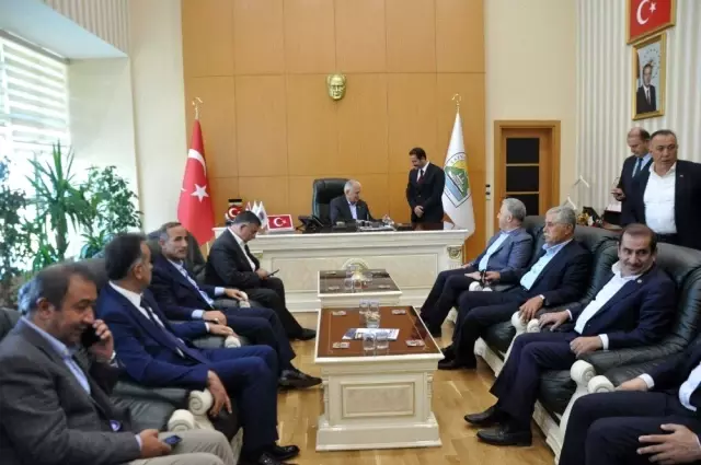 Binali Yıldırım ve İsmet Yılmaz Bitlis'te cenaze törenine katıldı