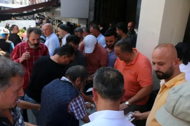 Çebi Grup vatandaşlara aşure dağıttı Çebi Grup vatandaşlara aşure dağıttı