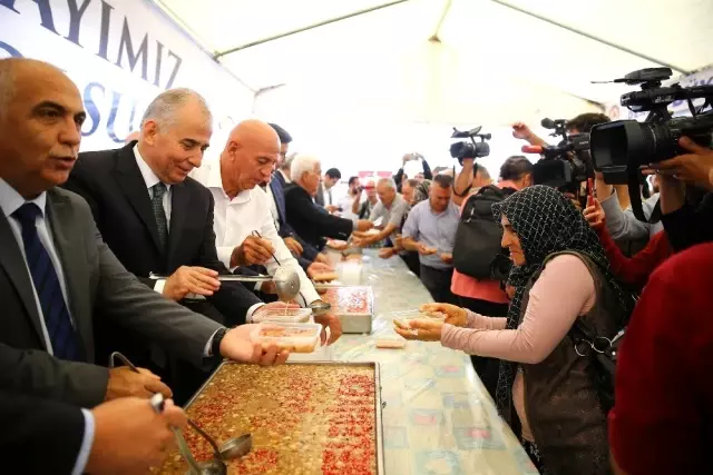 Denizli Büyükşehir Belediyesi'nde aşure hayrı