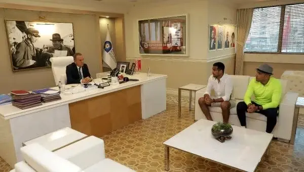 Dünya şampiyonu boksör, gençler için antalya'da gösteri yapacak Dünya şampiyonu boksör, gençler için antalya'da gösteri yapacak