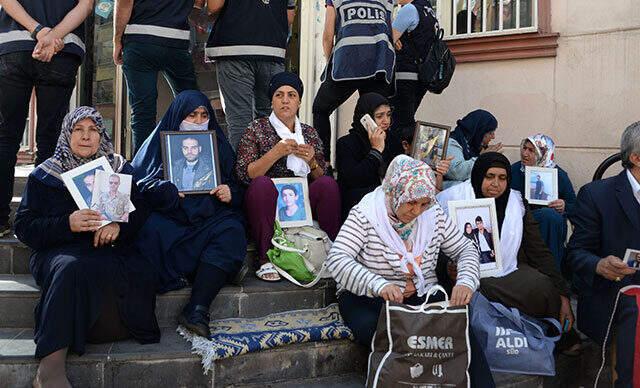 HDP, Diyarbakır'da oturma eylemi yapan anneleri Meclis'e davet etti
