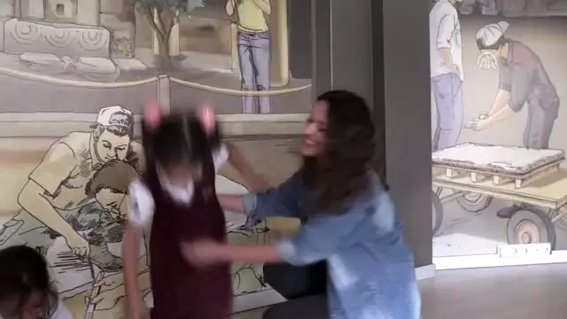 Hem mesleklerini tanıyor hem de okul harçlıklarını çıkarıyorlar Hem mesleklerini tanıyor hem de okul harçlıklarını çıkarıyorlar