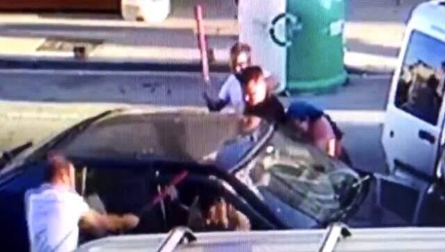 Öfkeli damat, kayınpederinin dudağını ısırarak parçaladı