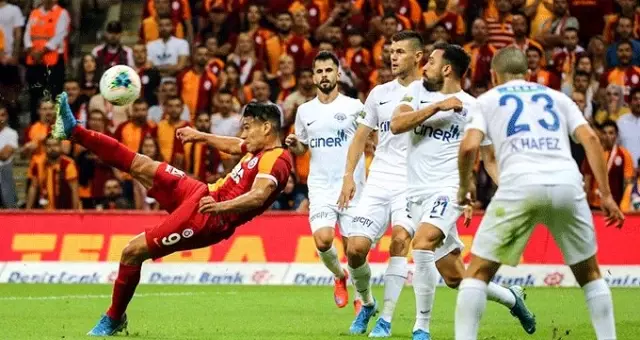 Radamel Falcao'dan Metin Oktay selamı! Radamel Falcao'dan Metin Oktay selamı!
