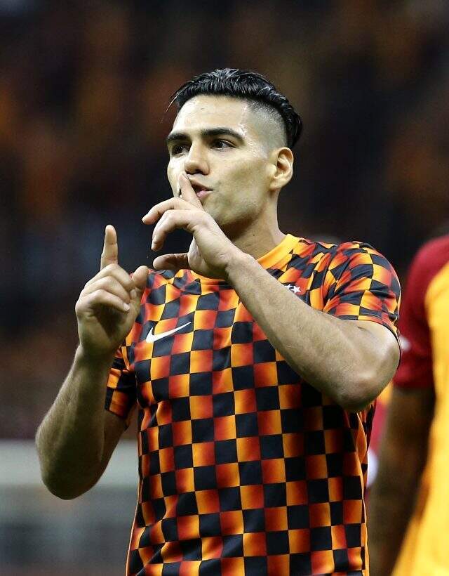 Radamel Falcao, maç sonunda 3'lü çektirdi