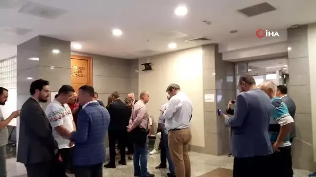 Rasim Ozan Kütahyalı'ya 10 ay hapis cezası Rasim Ozan Kütahyalı'ya 10 ay hapis cezası