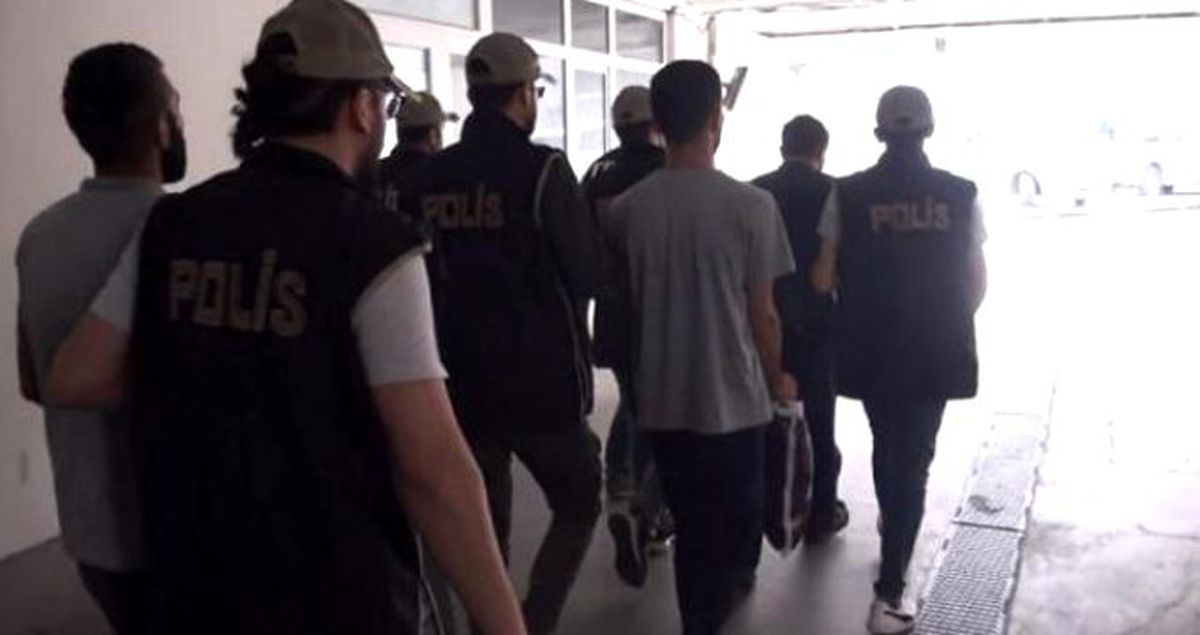 Arnavutköy'de, orman yangını çıkarmaya çalışan 3 şüpheliden ikisi tutuklandı