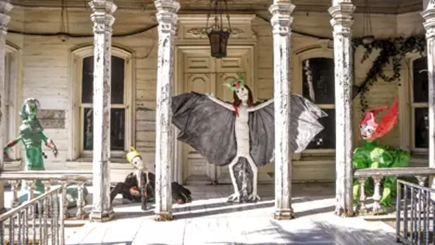 16 adımda 16'ncı İstanbul Bienali 16 adımda 16'ncı İstanbul Bienali