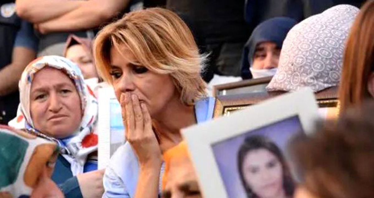Çorlu tren faciasında oğlunu kaybeden anne Gülben Ergen'e seslendi: Oğlum ile oğlunuz aynı takımda top oynuyordu. Bir gün aradınız mı?
