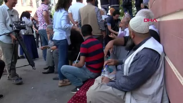 Diyarbakır hdp önündeki eylemde 12'nci gün; aile sayısı 32 oldu