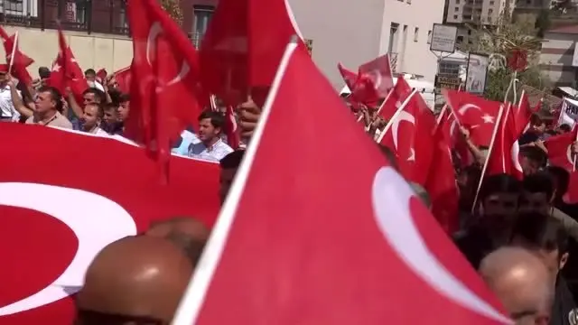 Doğu'da 'Teröre Lanet, Kardeşliğe Davet' yürüyüşleri Doğu'da 'Teröre Lanet, Kardeşliğe Davet' yürüyüşleri