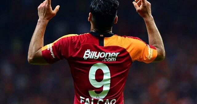 Falcao ilk maçında gol attı, dış basında konuşuldu