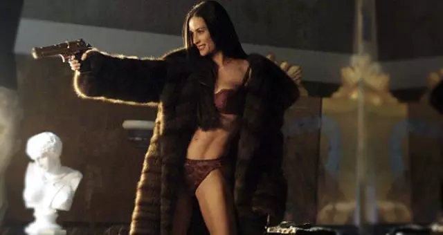 Hollywood yıldızı Demi Moore, 15 yaşındayken cinsel istismara uğradığını söyledi