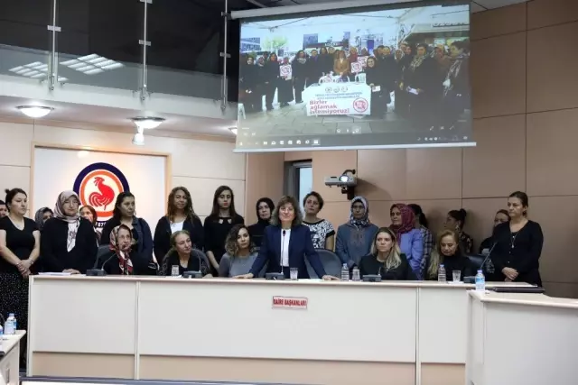 Kent Konseyi Kadın Meclisi'nden kadına şiddete tepki Kent Konseyi Kadın Meclisi'nden kadına şiddete tepki