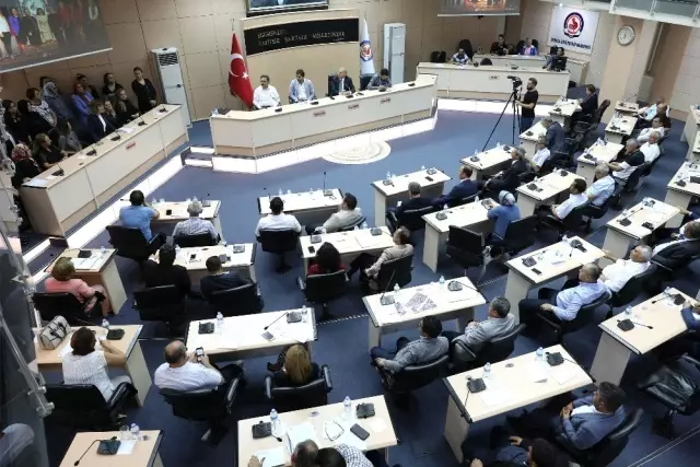 Kent Konseyi Kadın Meclisi'nden kadına şiddete tepki Kent Konseyi Kadın Meclisi'nden kadına şiddete tepki