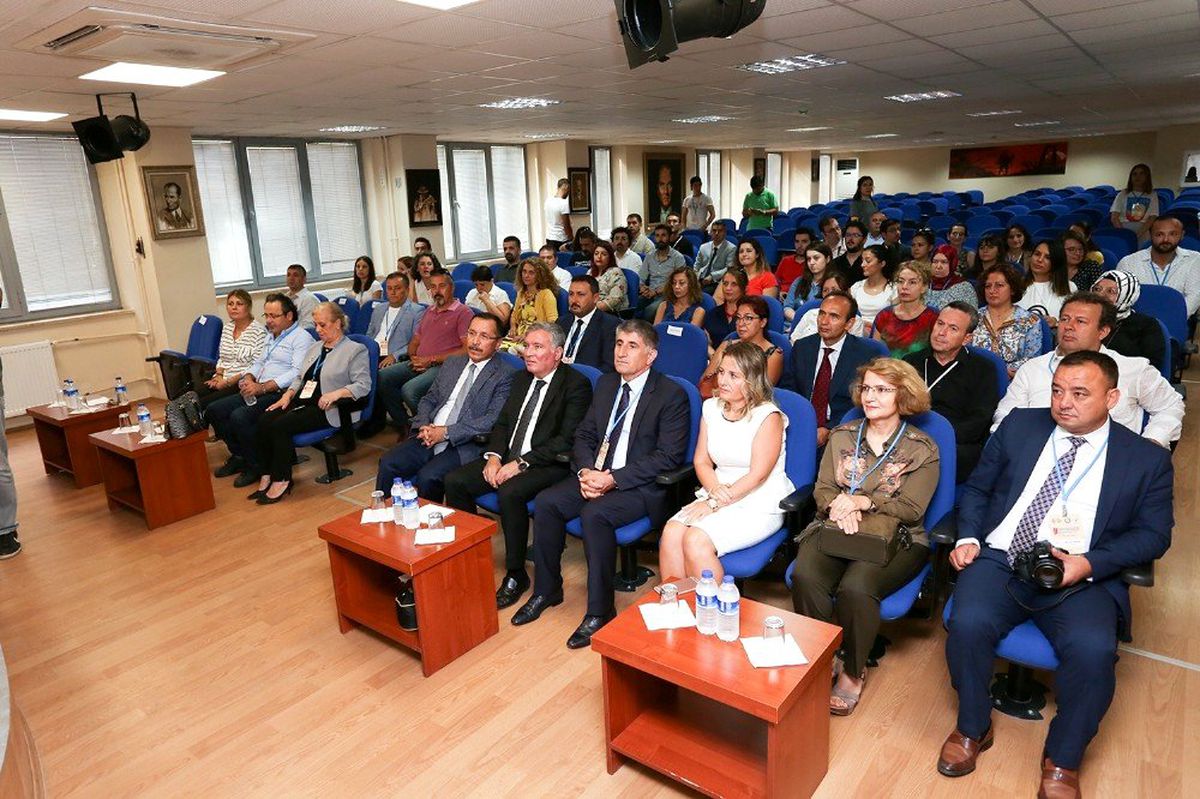 PAÜ 'II.Uluslararası Eğitimde ve Kültürde Akademik Çalışmalar Sempozyumu' başladı