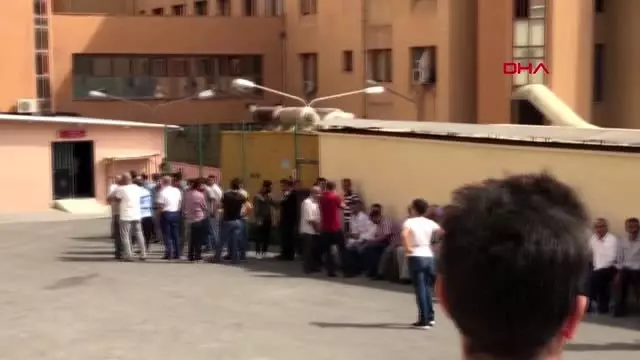 Şanlıurfa şehit oğlunun mezarına ziyarete giderken kazada öldü Şanlıurfa şehit oğlunun mezarına ziyarete giderken kazada öldü
