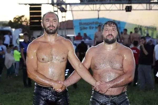 Şile yağlı güreşleri'nde başpehlivan ali gürbüz oldu