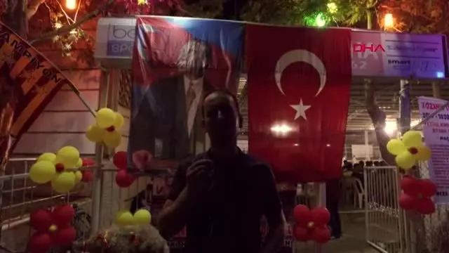 Spor 'falcao gelirse kurban keseceğim' diyen esnaf, sözünü yerine getirdi Spor 'falcao gelirse kurban keseceğim' diyen esnaf, sözünü yerine getirdi