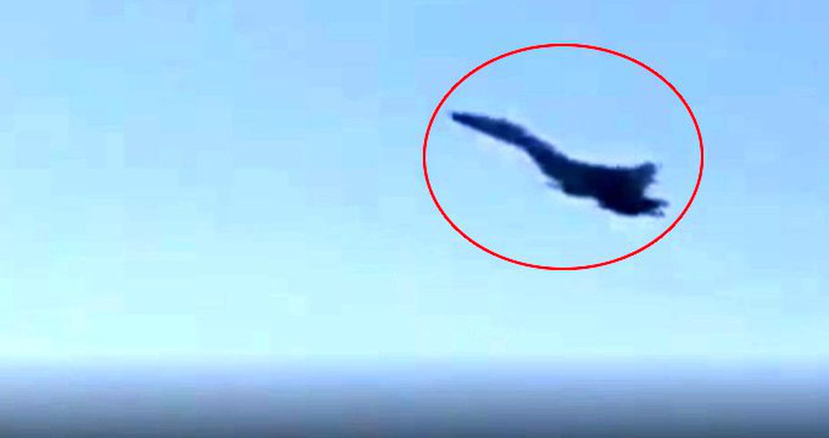 SU-35'in antrenman uçuşu nefesleri kesti