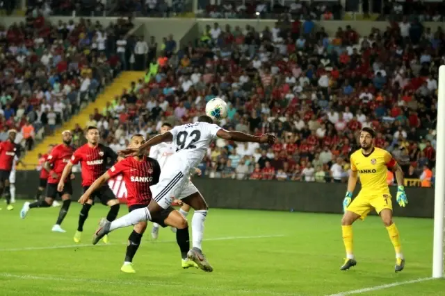 Süper Lig: Gazişehir Gaziantep: 1 - Beşiktaş: 0 (İlk yarı) Süper Lig: Gazişehir Gaziantep: 1 - Beşiktaş: 0 (İlk yarı)