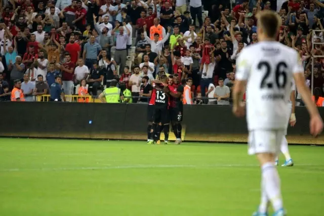 Süper Lig: Gazişehir Gaziantep: 3 - Beşiktaş: 2 (Maç sonucu) Süper Lig: Gazişehir Gaziantep: 3 - Beşiktaş: 2 (Maç sonucu)