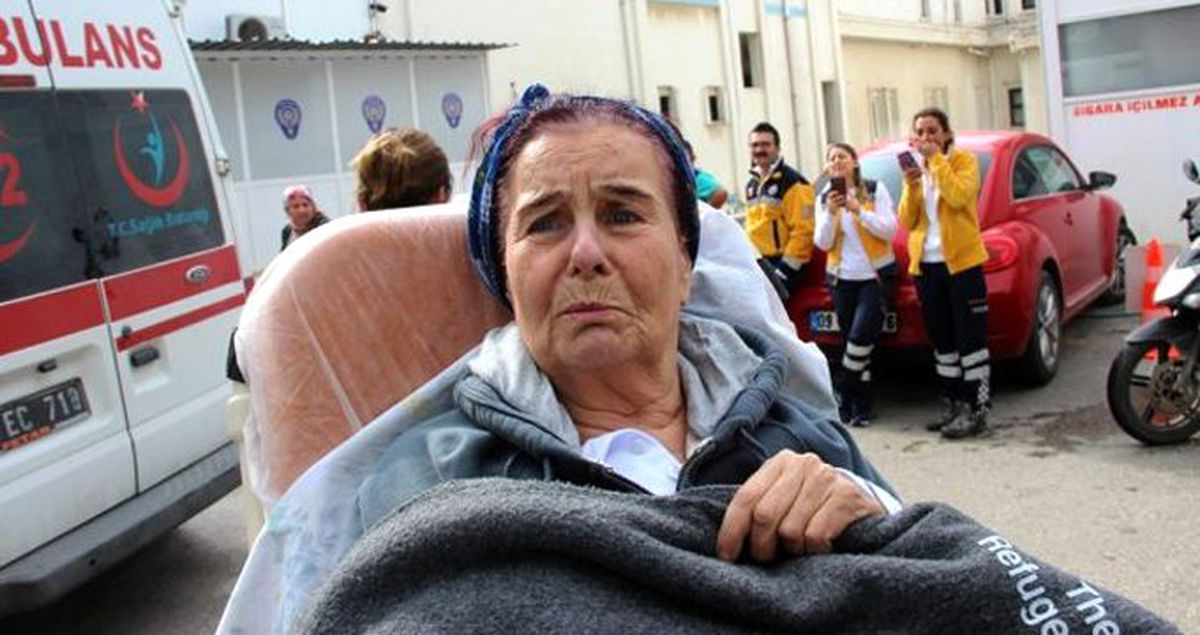 Usta oyuncu Fatma Girik Ankara'da hastaneye yatırıldı