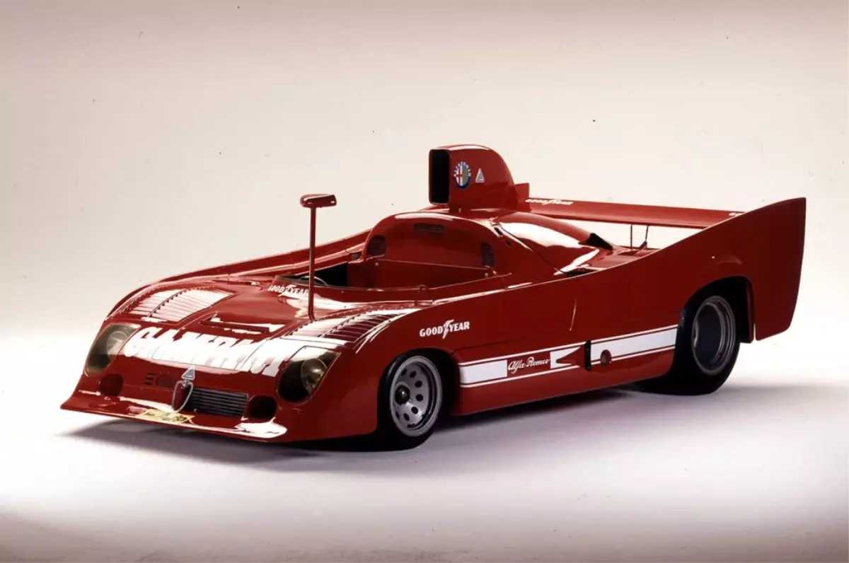 Alfa Romeo'nun Efsane Yarış Makinası 33 TT 12