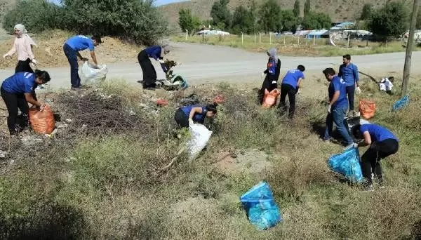 Ankara'da avukatlar, 15 eylül dünya temizlik günü'nde çöp topladı