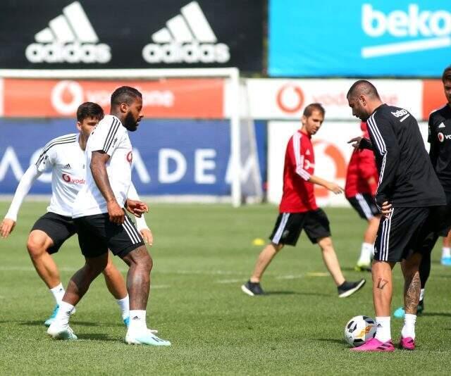 Beşiktaş'a Oğuzhan Özyakup ve Burak Yılmaz müjdesi!
