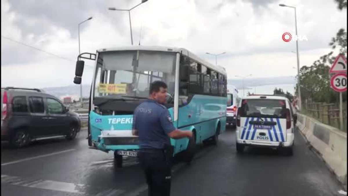 Direksiyon hakimiyetini kaybeden sürücü, önce bir otobüse ardından bariyerlere çarptı