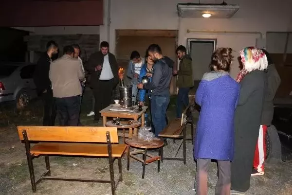 Çankırı, 3 dakika arayla 4.7 ve 4.8'lik depremlerle sallandı (7) Çankırı, 3 dakika arayla 4.7 ve 4.8'lik depremlerle sallandı (7)