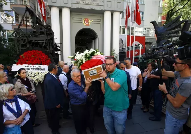 Gazeteci Duru son yolculuğa uğurlandı Gazeteci Duru son yolculuğa uğurlandı