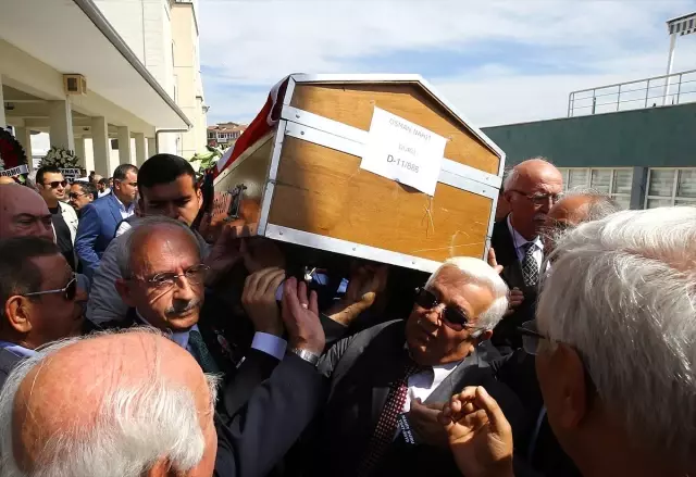 Gazeteci Duru son yolculuğa uğurlandı Gazeteci Duru son yolculuğa uğurlandı