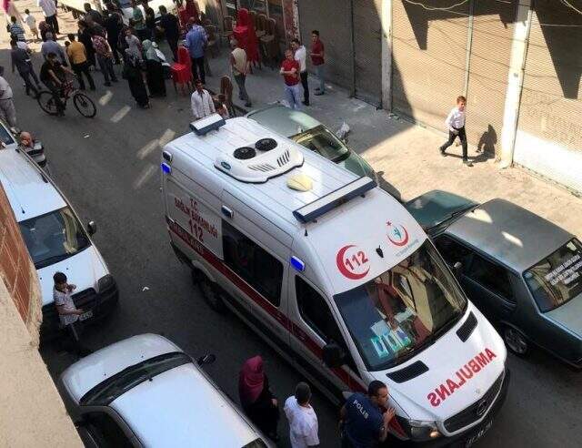 Gaziantep'te bir düğünde halayda başlayan kavgada 3 kişi yaralandı