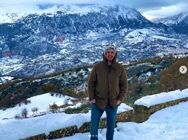Gezgin fatih koparan'a dükkanının önünde sopalı saldırı