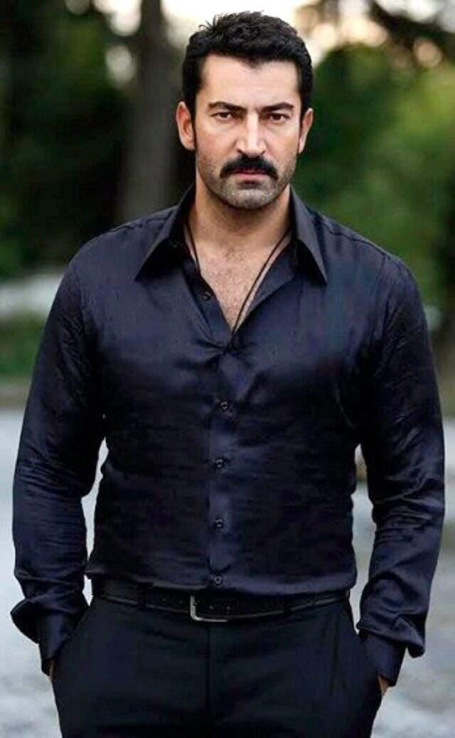 Kim Milyoner Olmak İster'de Kenan İmirzalıoğlu sürprizi! 250 bin TL'lik teklif götürüldü