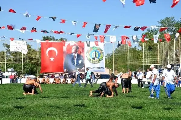 Malkara fehmi özkan yağlı güreşleri'nde başpehlivan serhat gökmen oldu