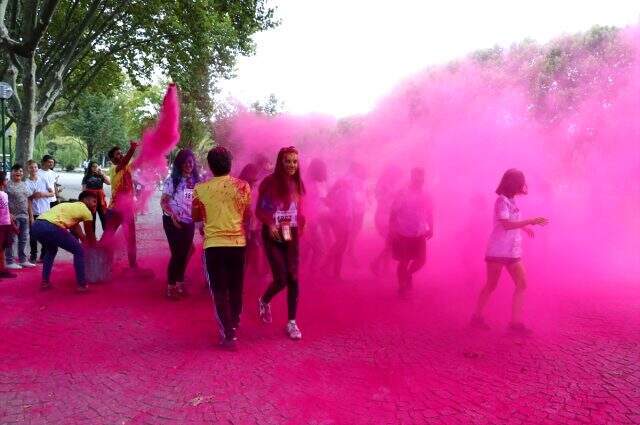 Renkli koşu festivali Color Sky 5K bin kişinin katılımıyla gerçekleşti