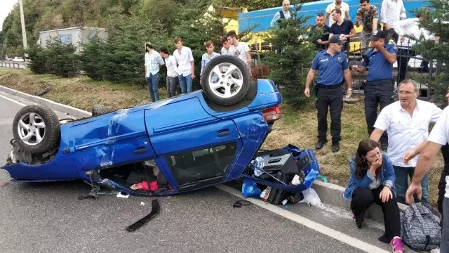 Samsun'da yemekten dönen aile kaza yaptı: 9 yaralı