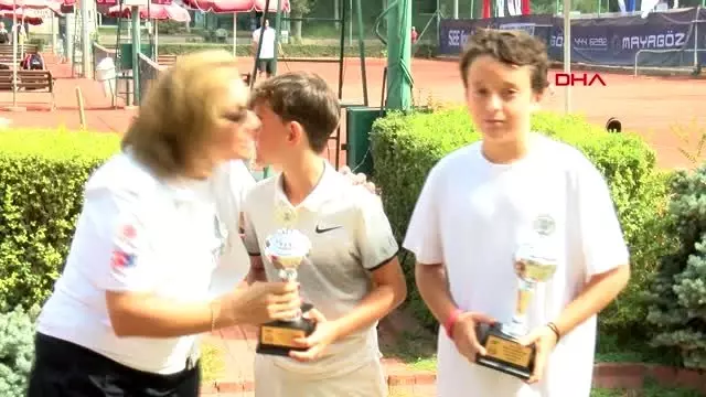 Spor teb 12 yaş kızlar ve erkekler türkiye tenis şampiyonası sona erdi Spor teb 12 yaş kızlar ve erkekler türkiye tenis şampiyonası sona erdi