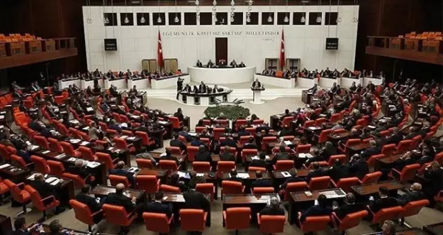 TBMM'nin açtığı sınavda skandal iddia: 98 puan alan elendi, 62 puan alan terfi ettirildi TBMM'nin açtığı sınavda skandal iddia: 98 puan alan elendi, 62 puan alan terfi ettirildi