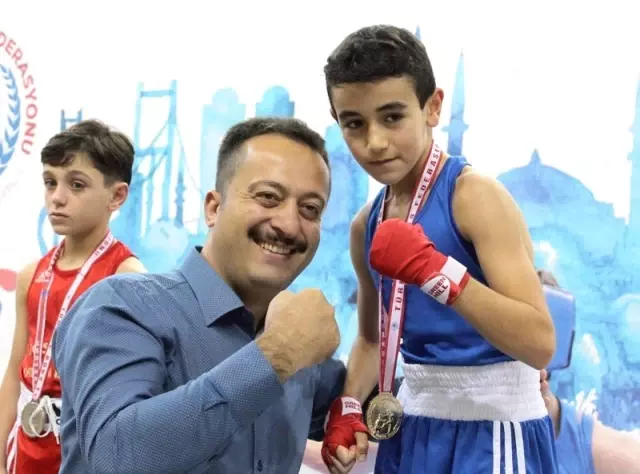 Alt Minik Erkekler Türkiye Ferdi Boks Şampiyonası sona erdi Alt Minik Erkekler Türkiye Ferdi Boks Şampiyonası sona erdi