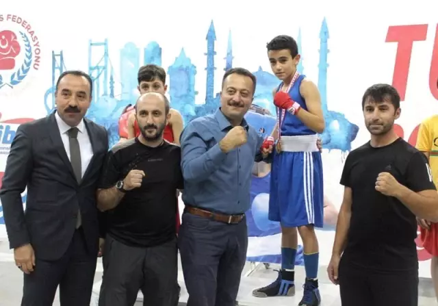 Alt Minik Erkekler Türkiye Ferdi Boks Şampiyonası sona erdi Alt Minik Erkekler Türkiye Ferdi Boks Şampiyonası sona erdi
