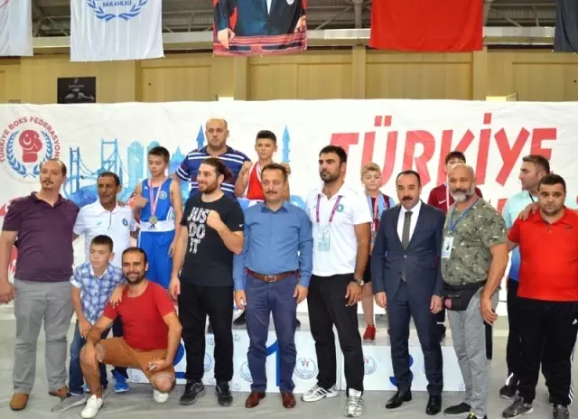 Alt Minik Erkekler Türkiye Ferdi Boks Şampiyonası sona erdi Alt Minik Erkekler Türkiye Ferdi Boks Şampiyonası sona erdi