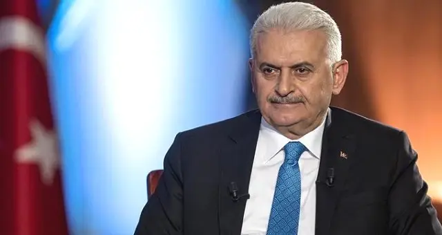 Binali Yıldırım, Davutoğlu'nun istifa açıklamasını izlerken görüntülendi Binali Yıldırım, Davutoğlu'nun istifa açıklamasını izlerken görüntülendi