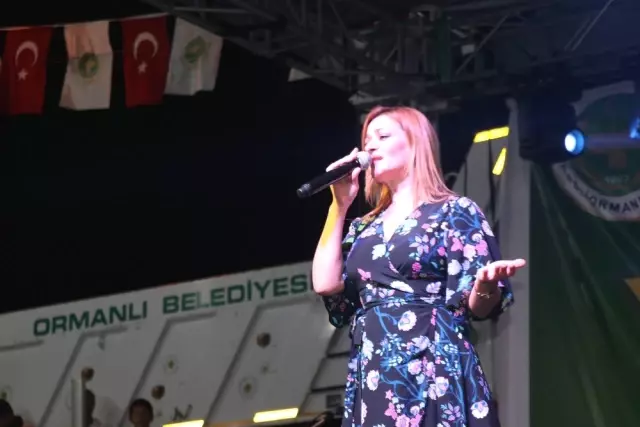 Hasadını toplayan çiftçiler Fındık Festivali'nde eğlendi Hasadını toplayan çiftçiler Fındık Festivali'nde eğlendi