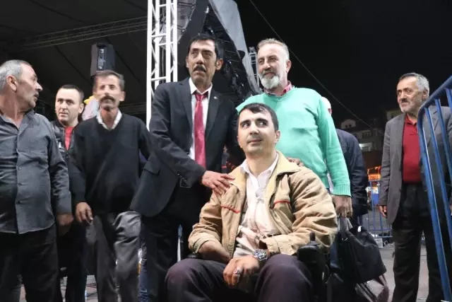 Hasadını toplayan çiftçiler Fındık Festivali'nde eğlendi Hasadını toplayan çiftçiler Fındık Festivali'nde eğlendi